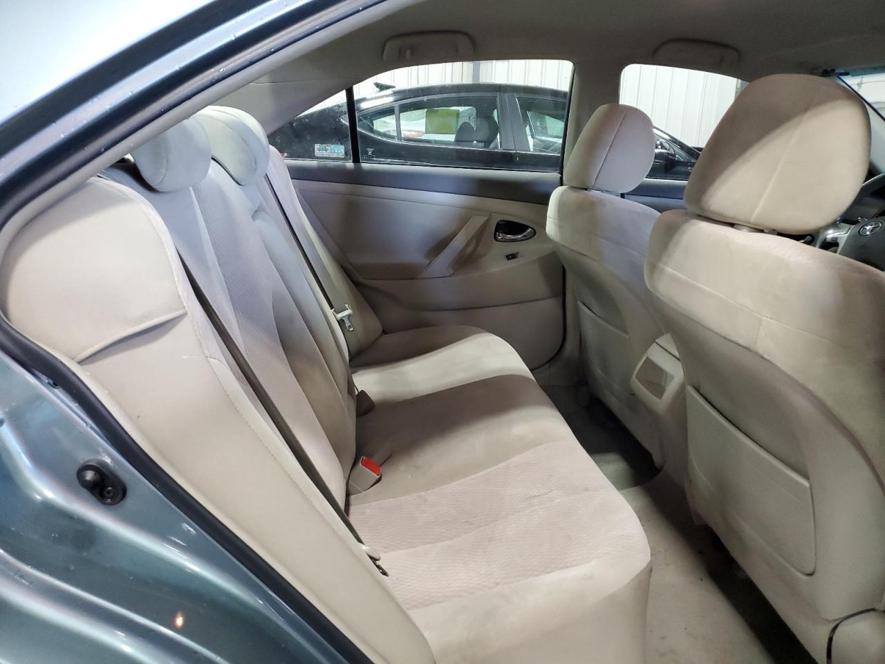 2011 Toyota Camry - Image 10