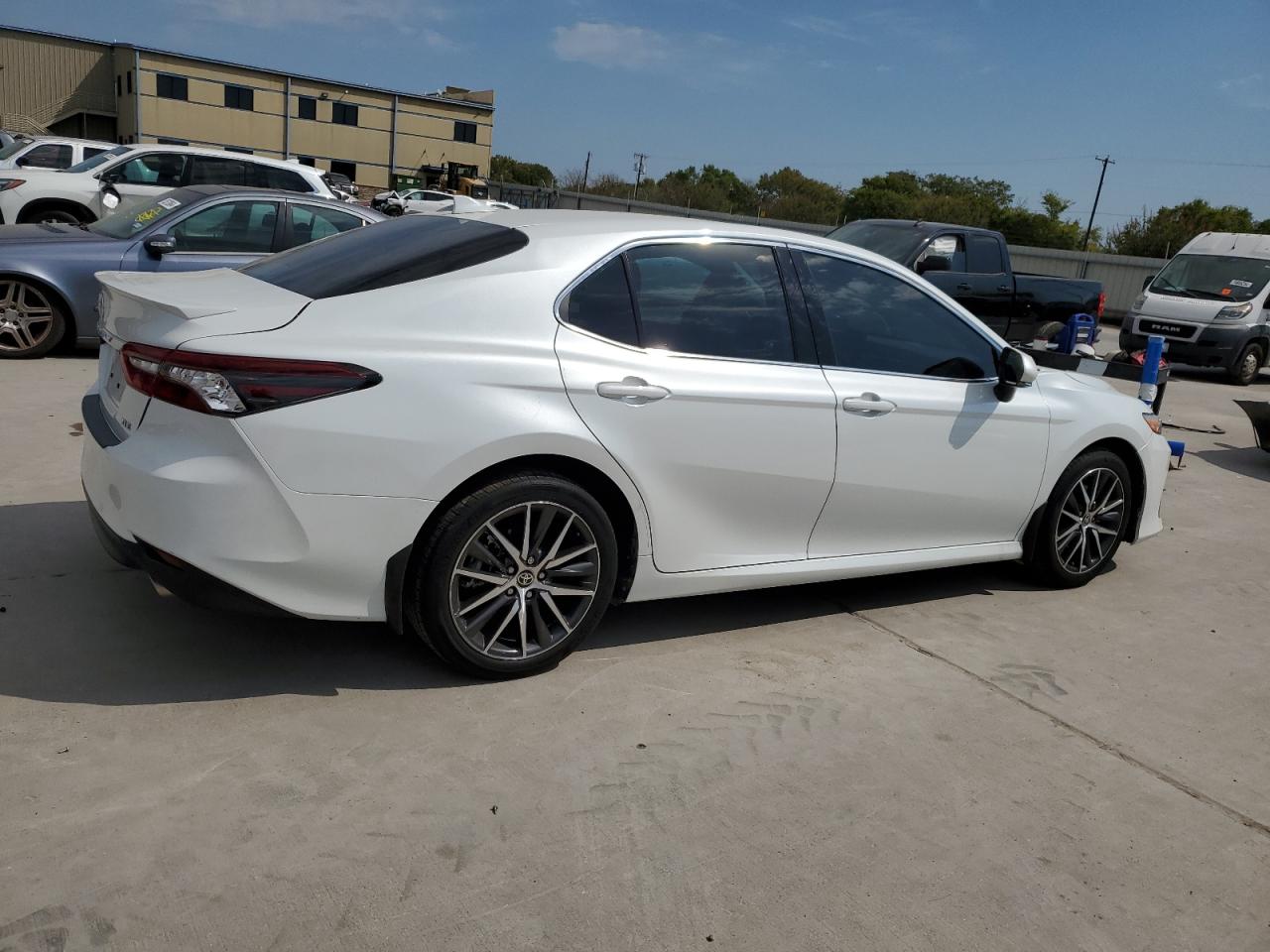 2021 Toyota Camry - Image 3