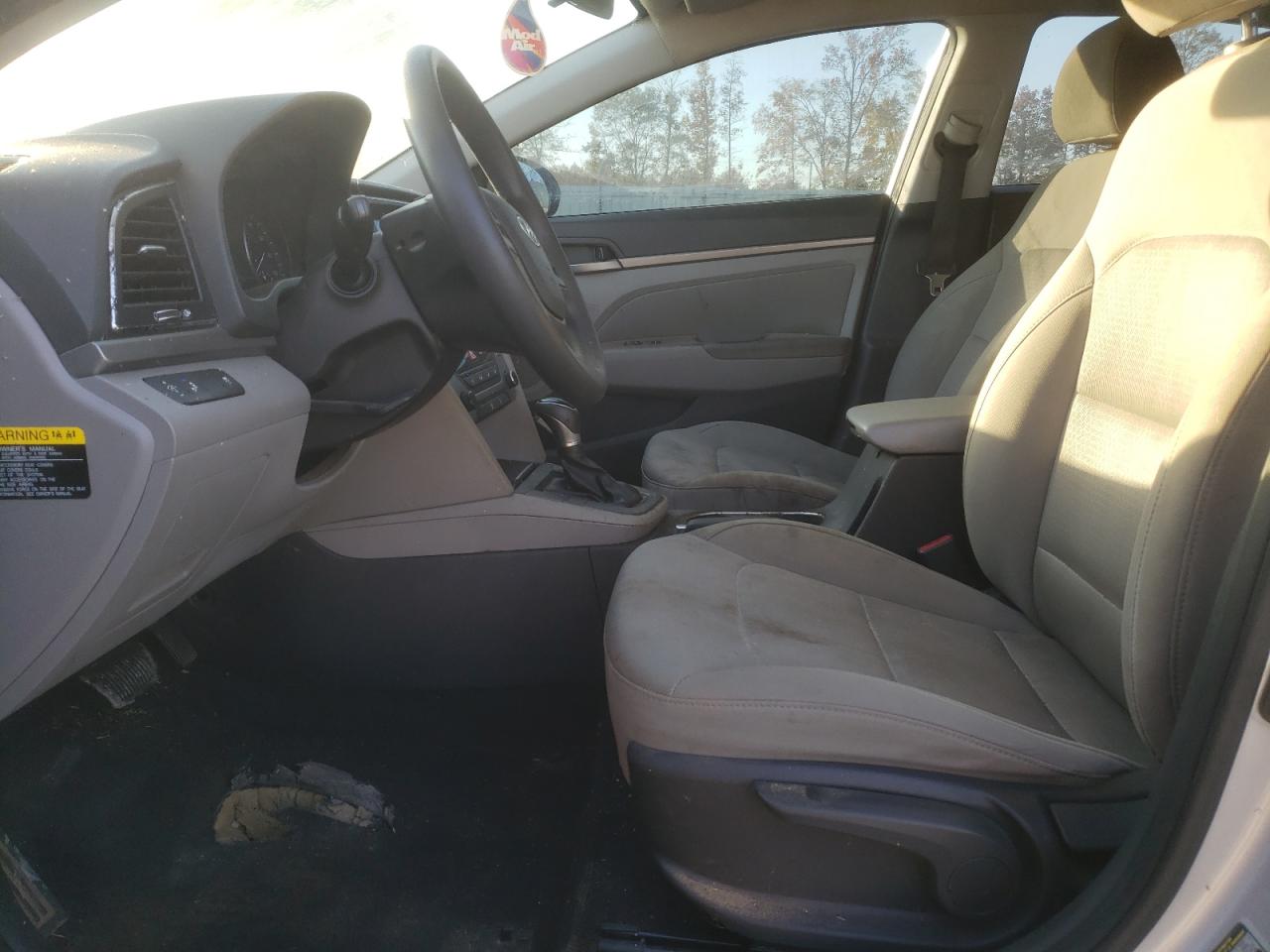 2018 Hyundai Elantra - Image 7