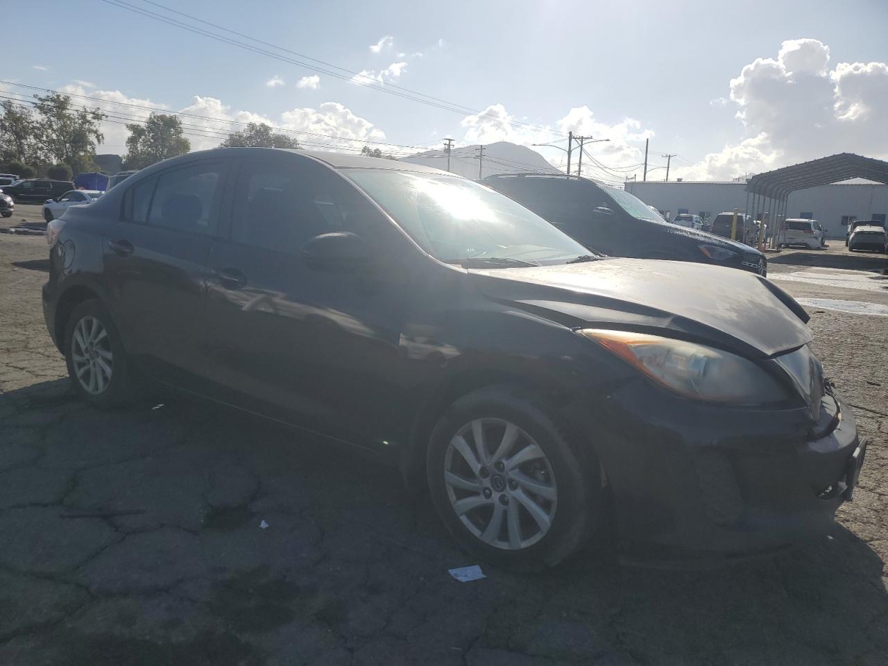 2013 Mazda 3 - Image 4