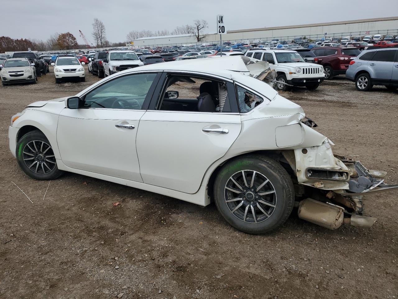 2014 Nissan Altima - Image 2