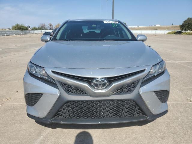  TOYOTA CAMRY 2018 Сріблястий