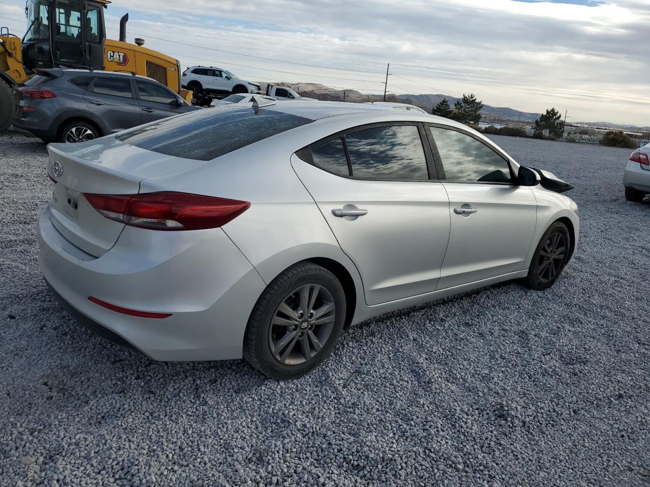 2017 Hyundai Elantra - Image 3