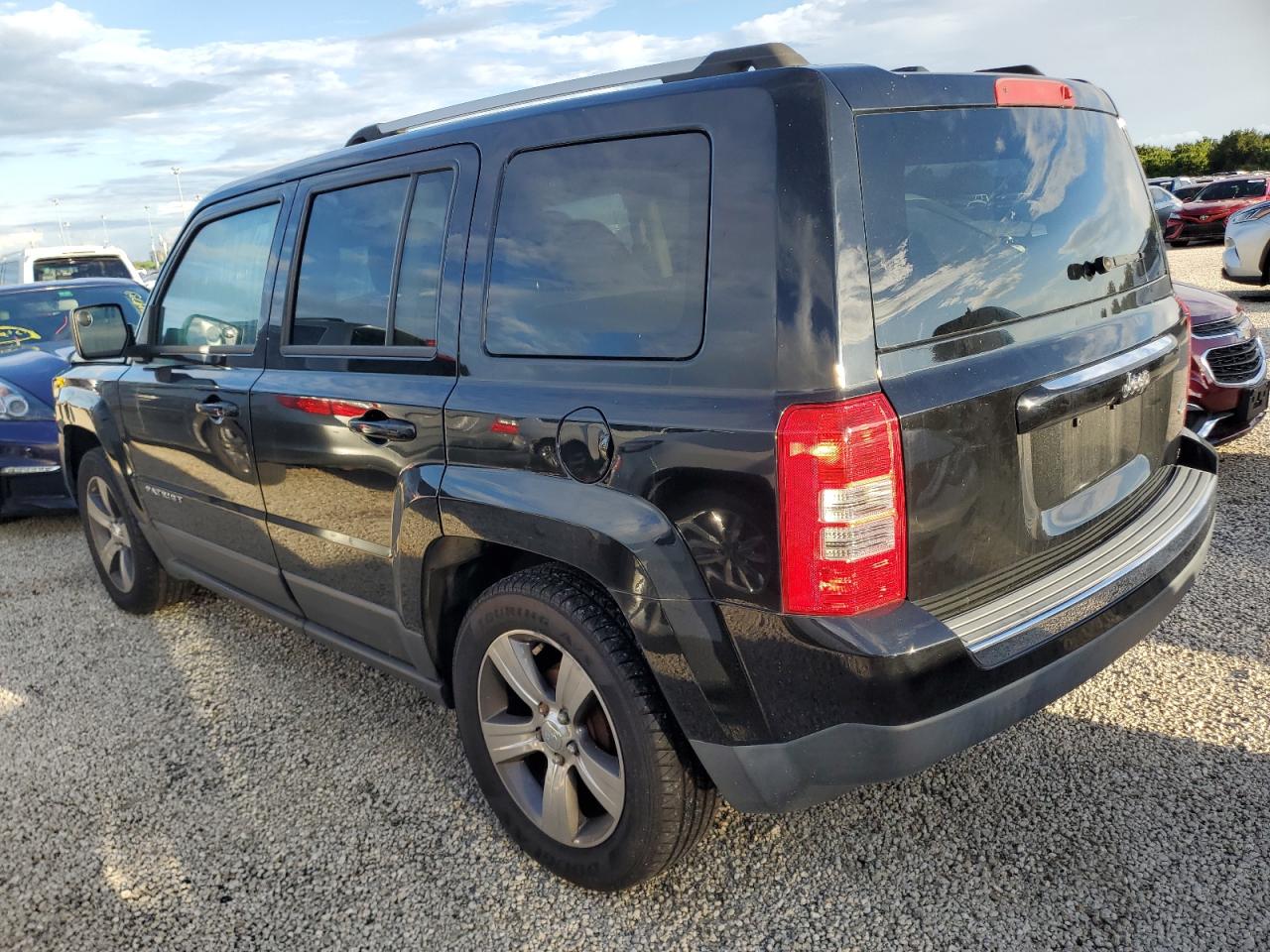 2016 Jeep Liberty (Patriot) - Image 2