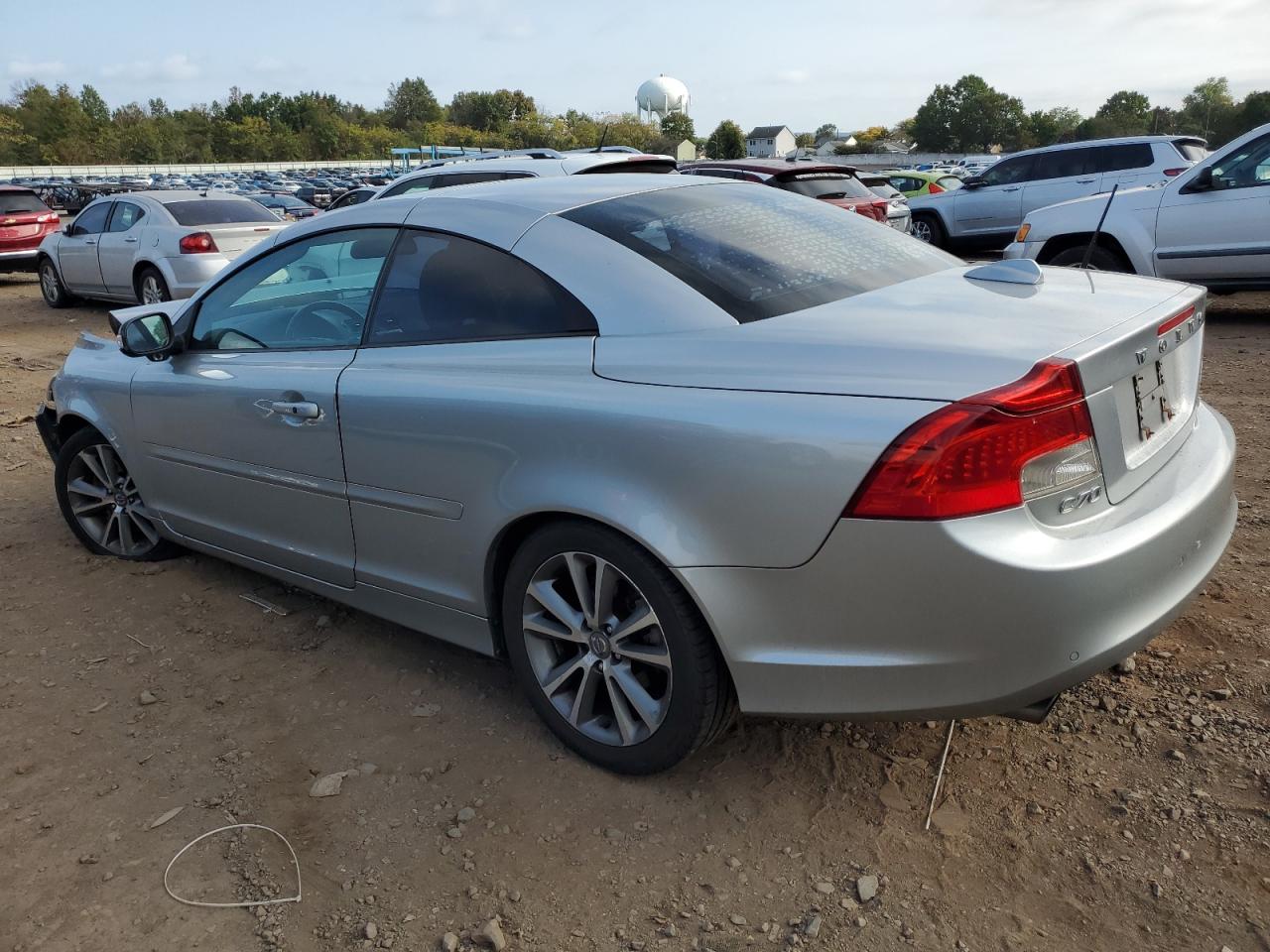 2011 Volvo C70 - Image 2