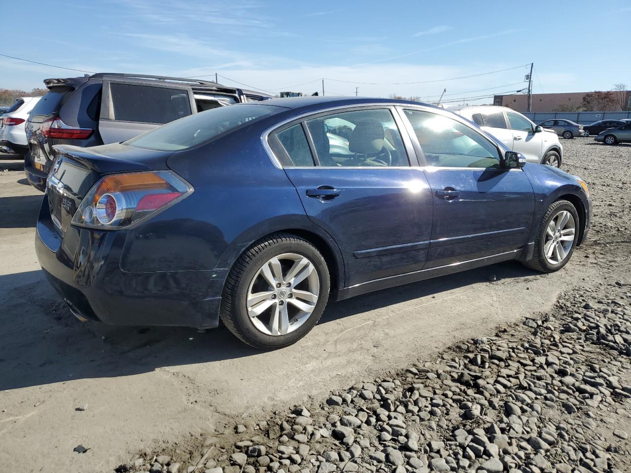 2011 Nissan Altima - Image 3