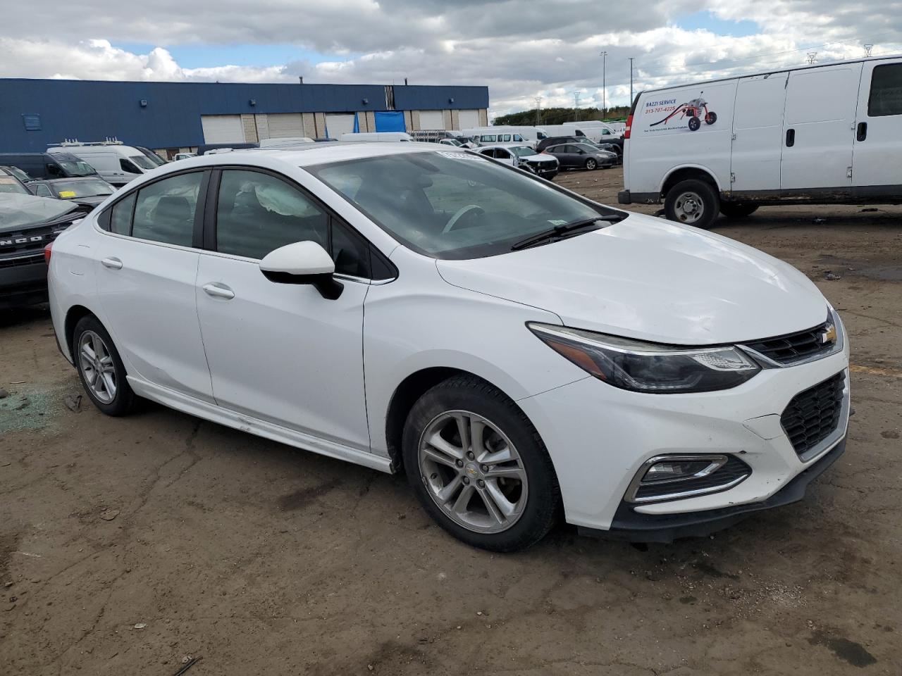 2018 Chevrolet Cruze - Image 4