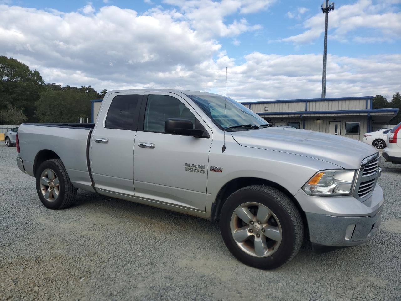 2015 RAM 1500 - Image 4