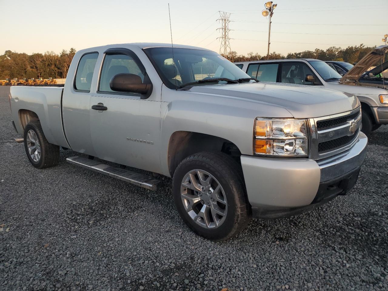 2011 Chevrolet Silverado - Image 4
