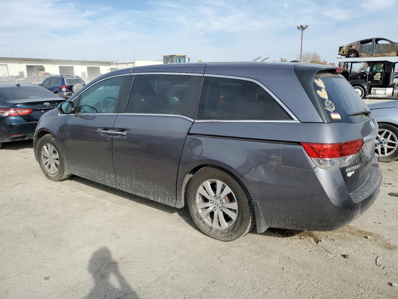 2015 Honda Odyssey - Image 2