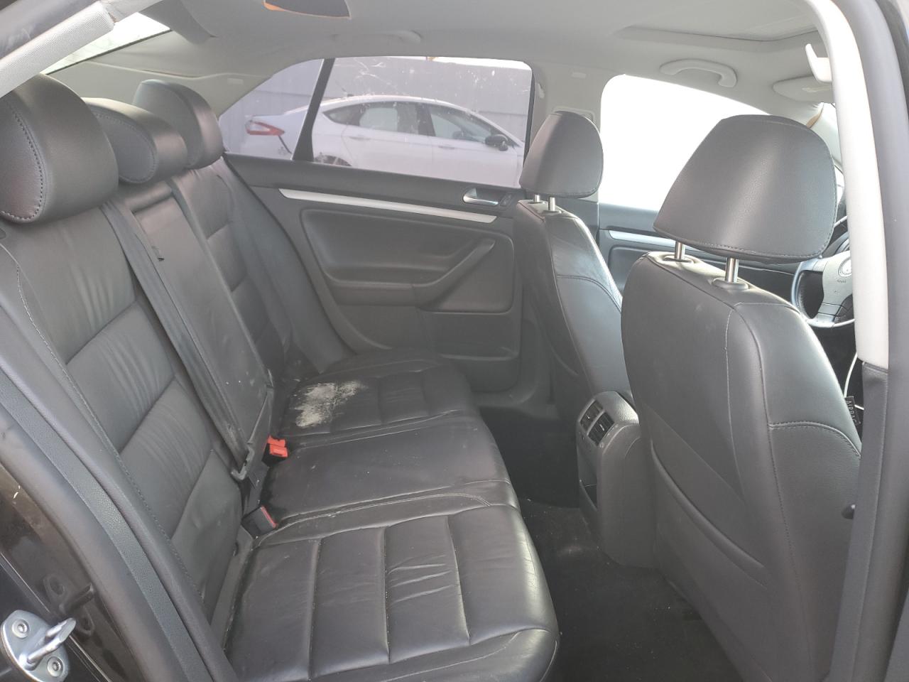 2007 Volkswagen Jetta - Image 10