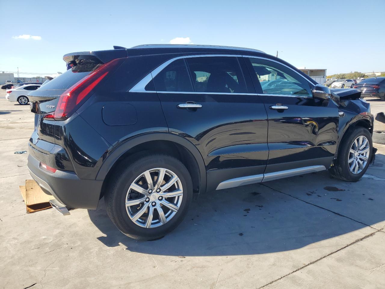 2022 Cadillac XT4 - Image 3