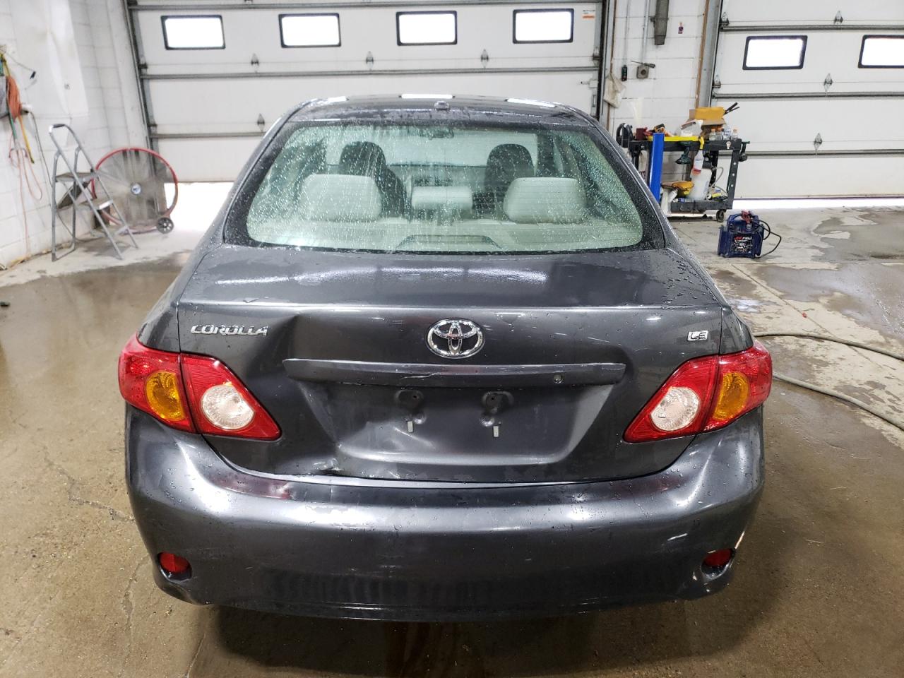 1NXBU4EE6AZ313195 2010 Toyota Corolla Base