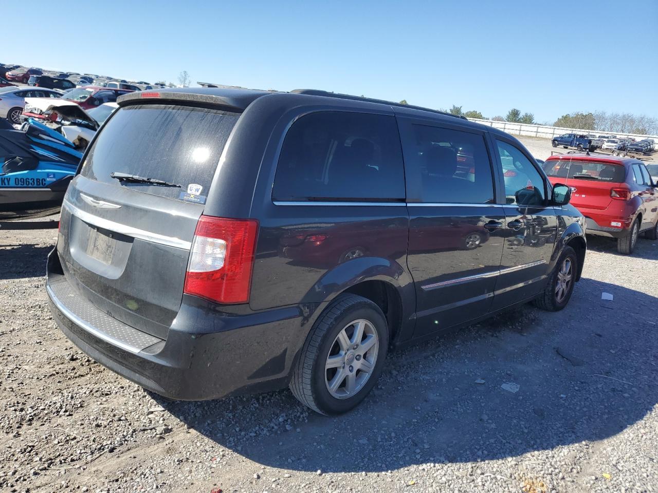2012 Chrysler Town & Country - Image 3