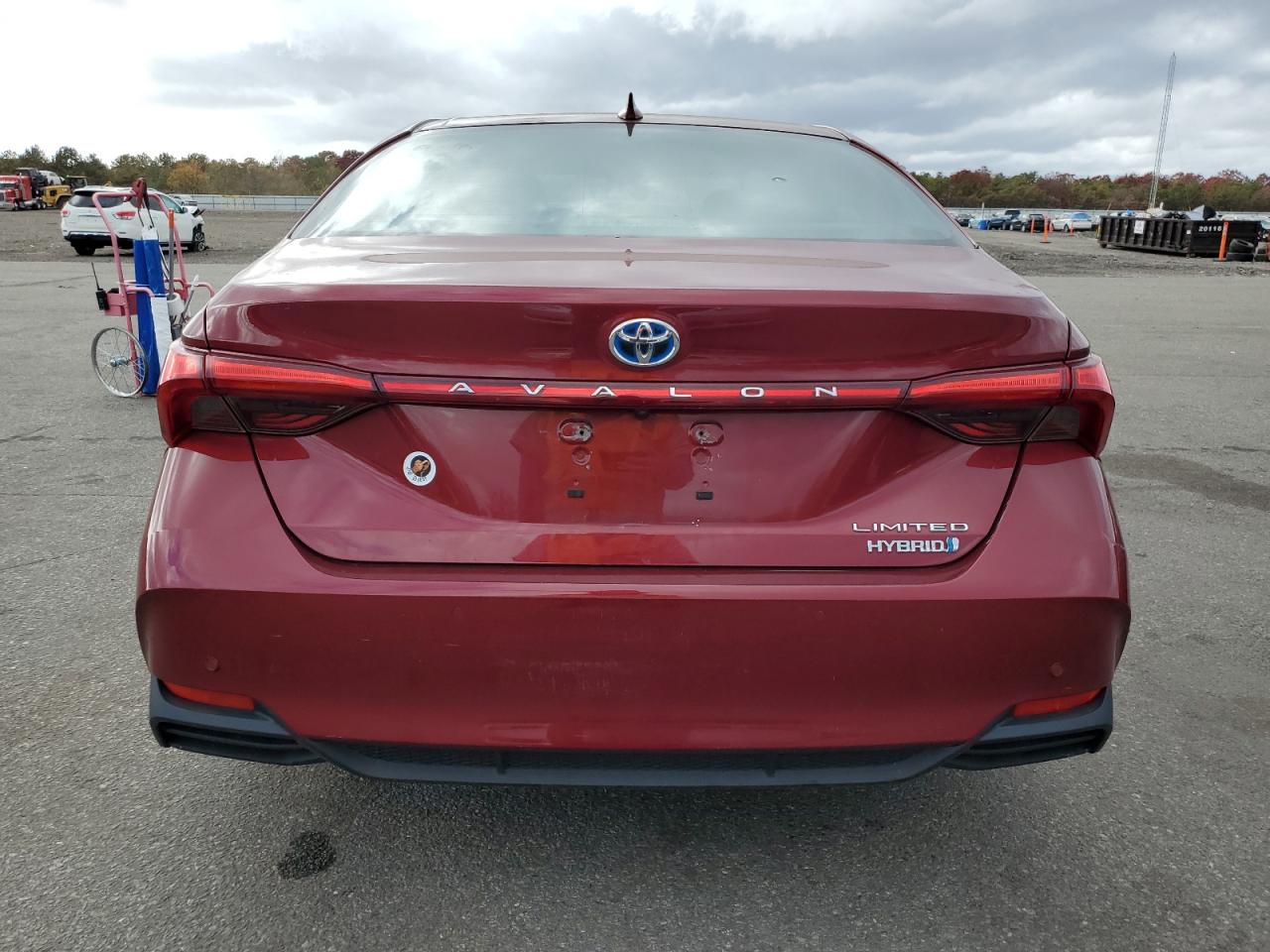 2019 Toyota Avalon - Image 6