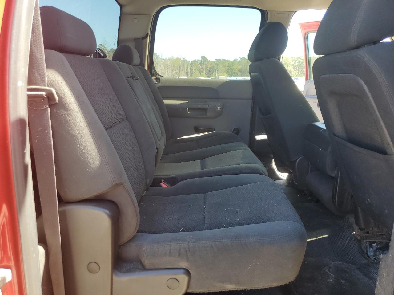 2013 Chevrolet Silverado - Image 10