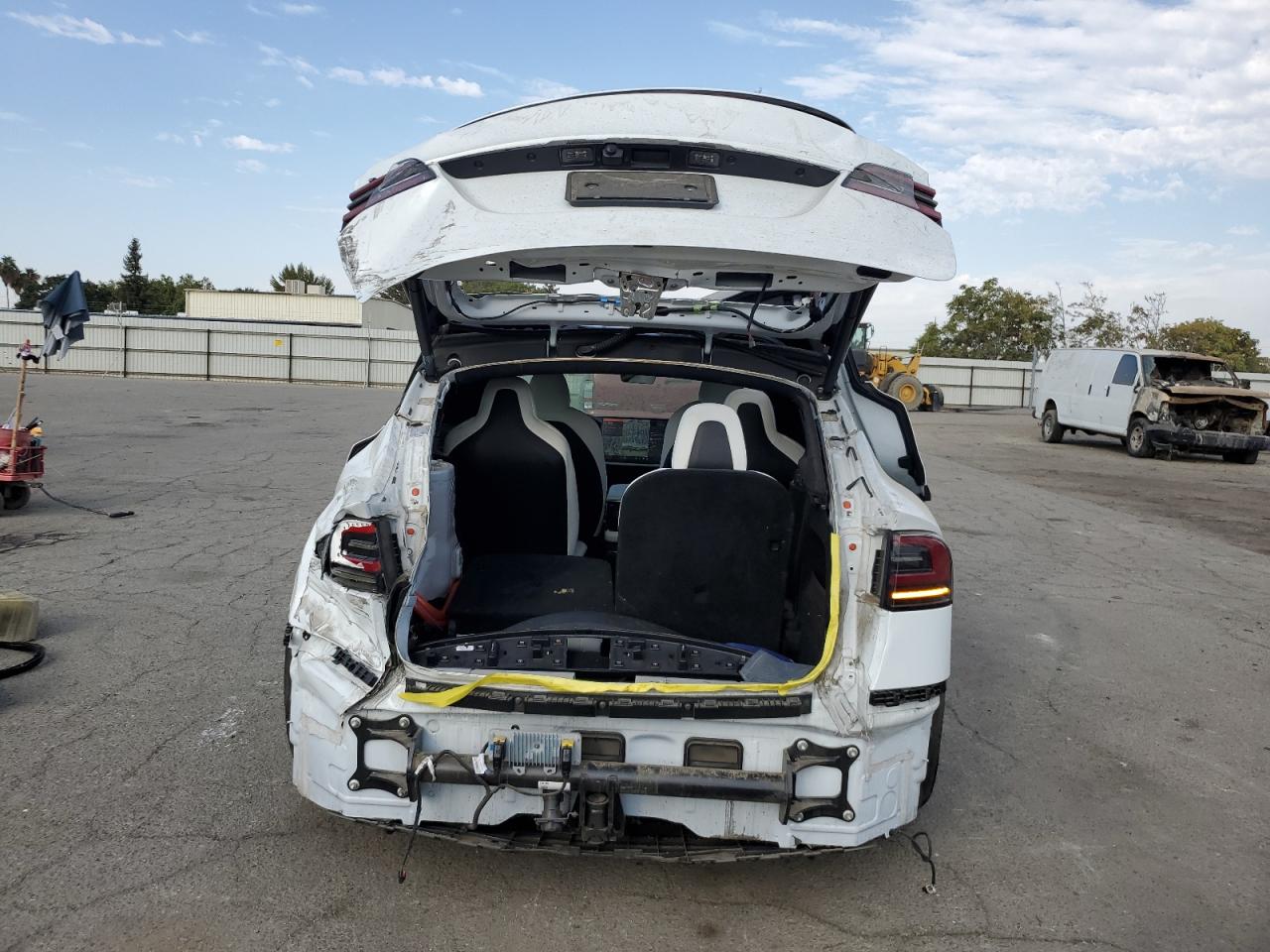 2023 Tesla Model X VIN: 7SAXCBE59PF405018 Lot: 74395304