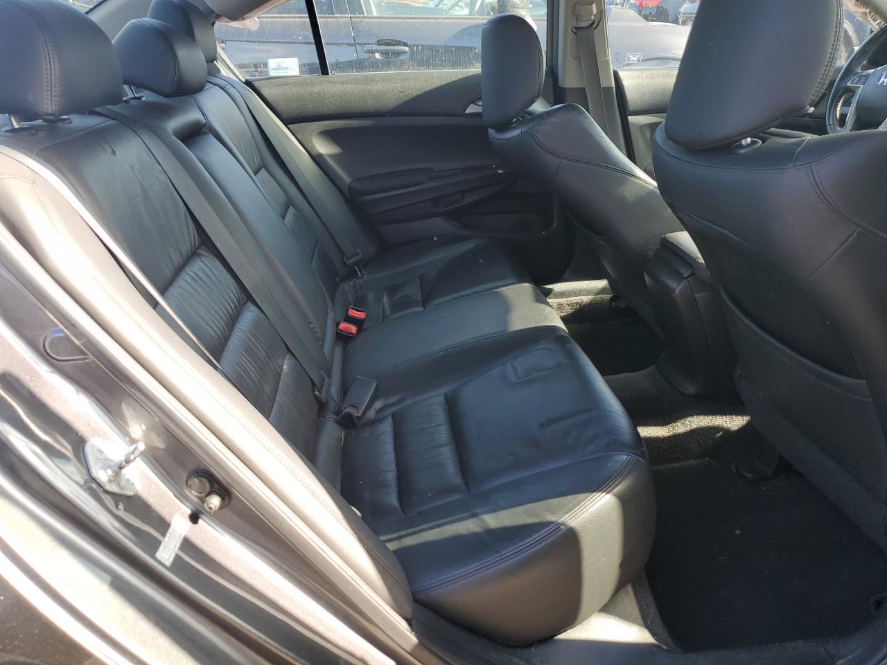 2011 Honda Accord - Image 10