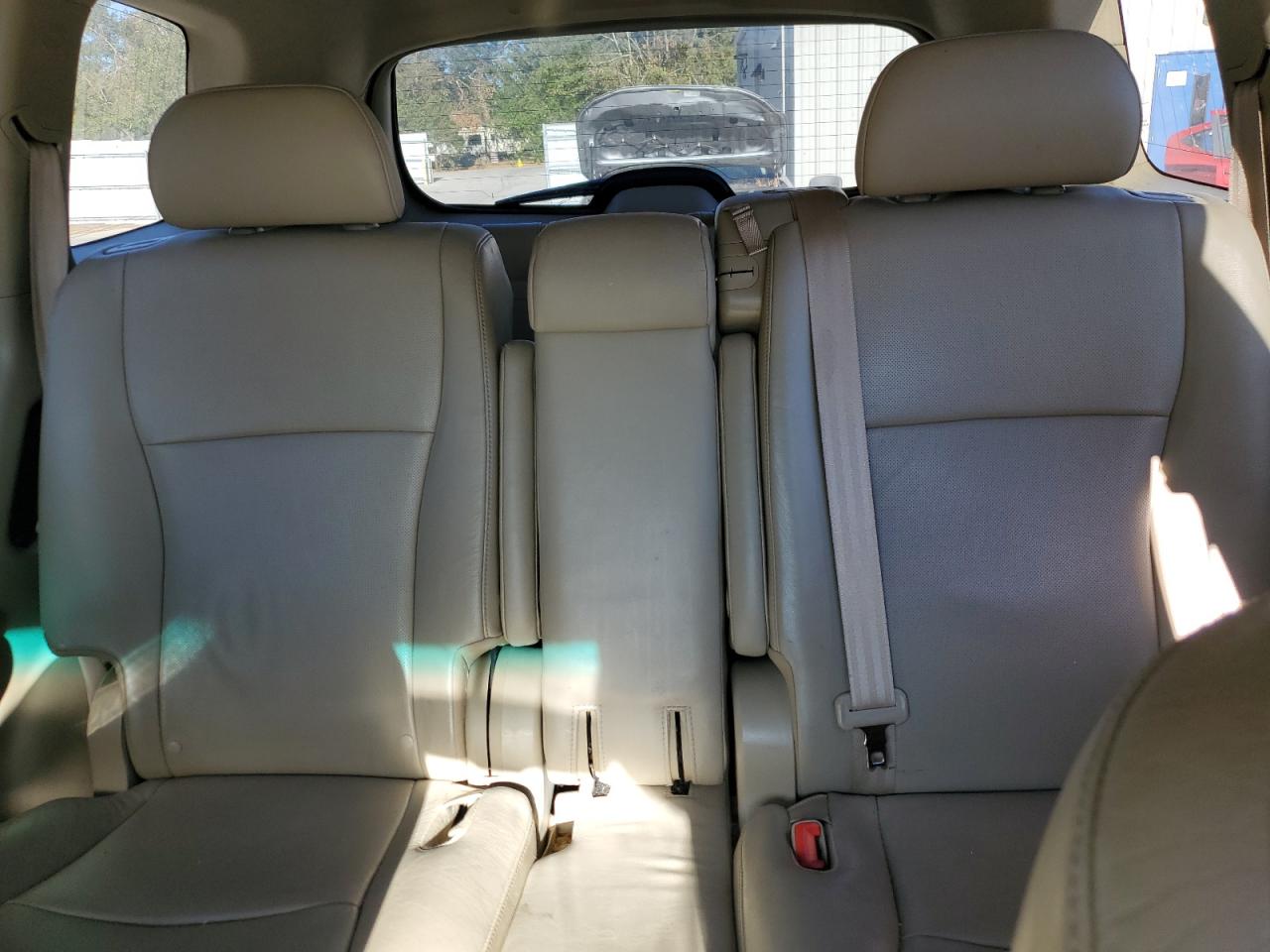 2011 Toyota Highlander - Image 10