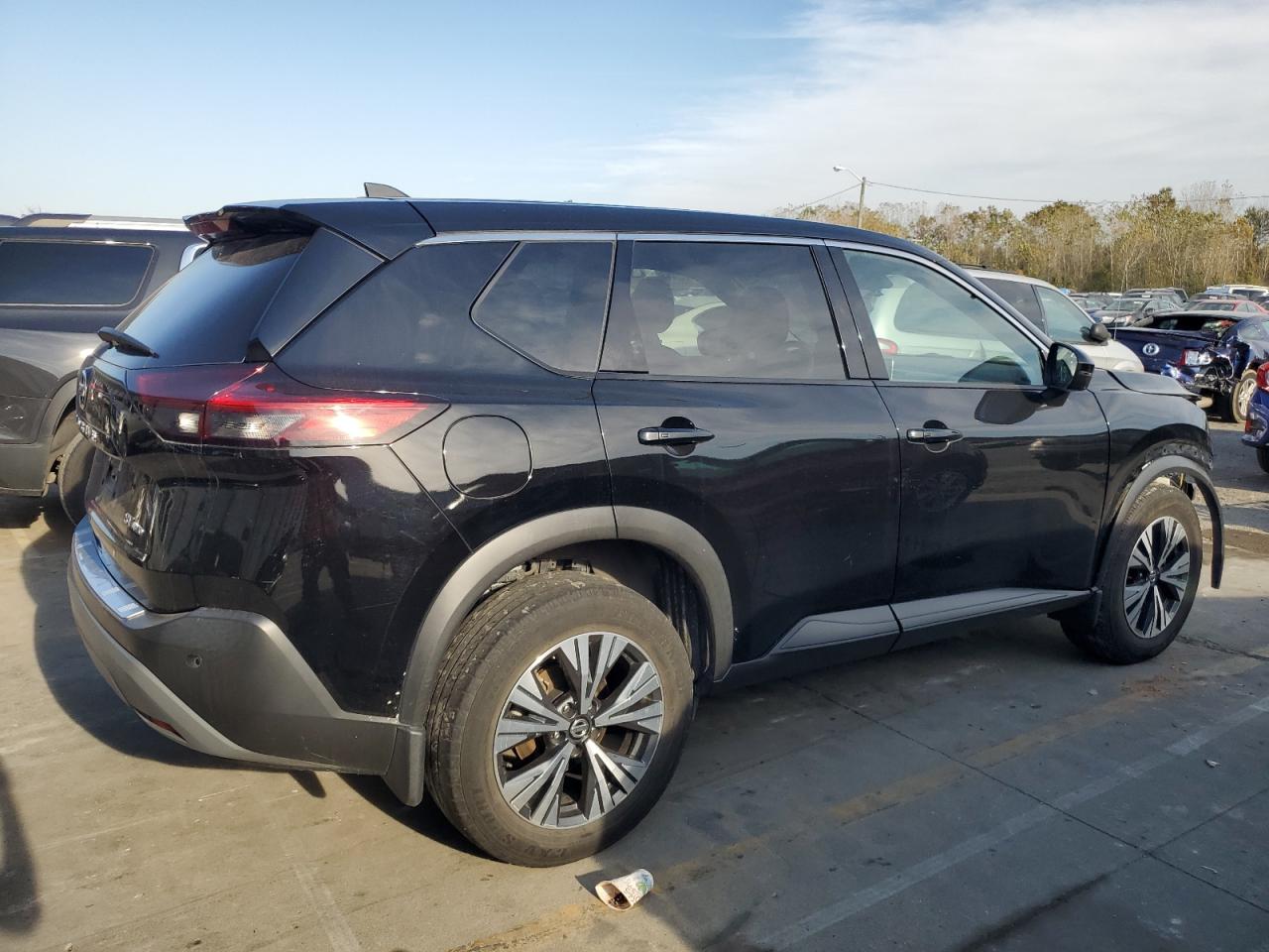 2021 Nissan Rogue - Image 3