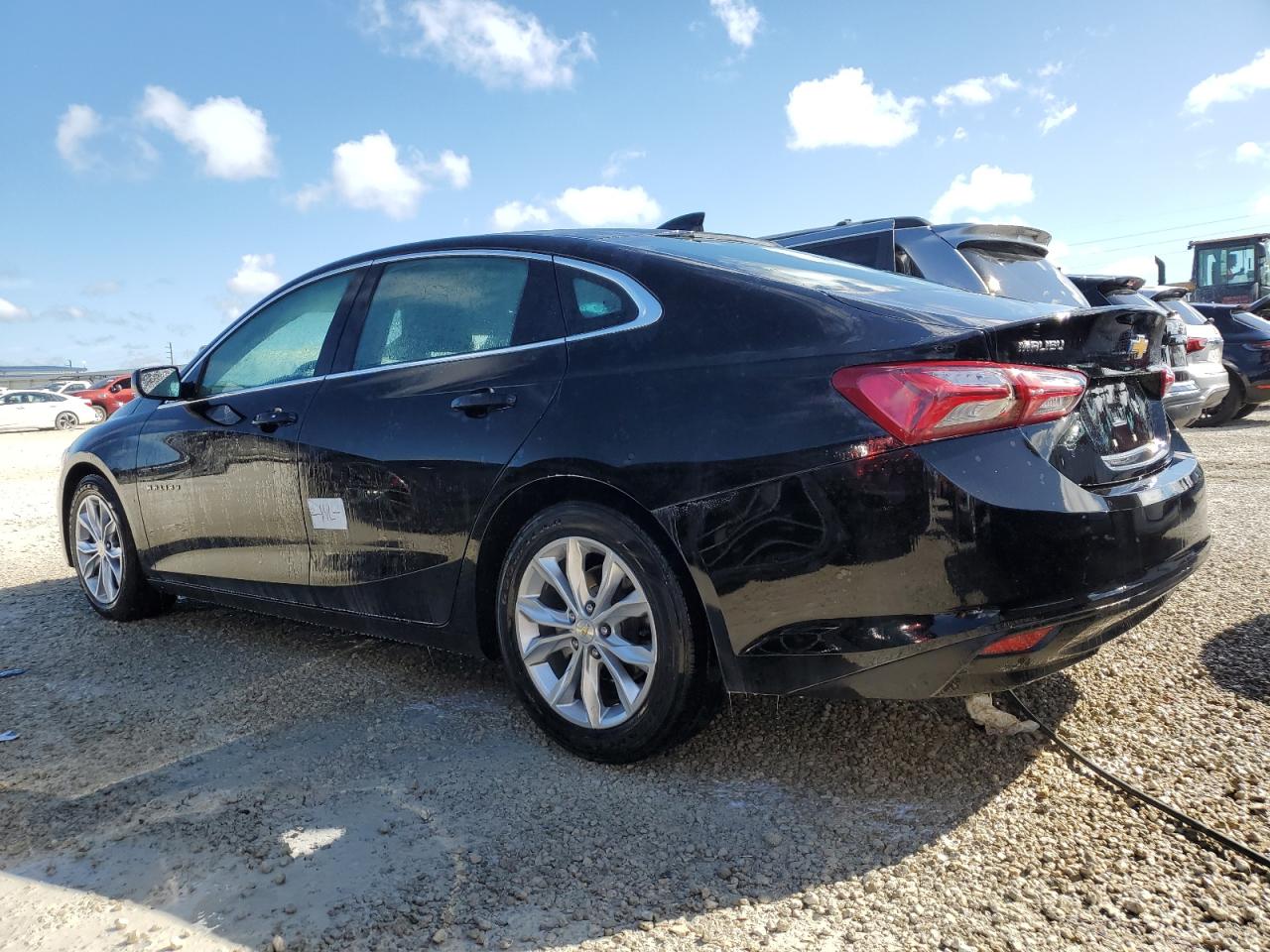 2022 Chevrolet Malibu - Image 2