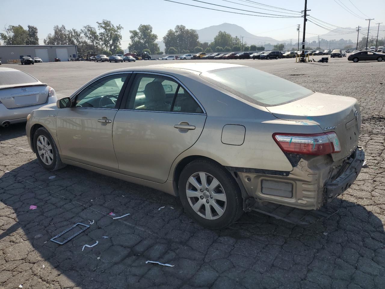 2009 Toyota Camry - Image 2