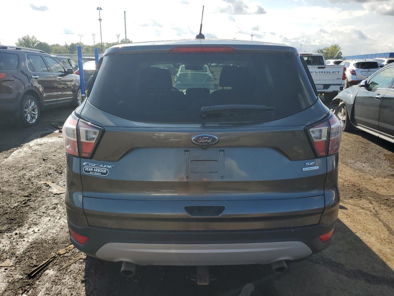 2017 Ford Escape Se VIN: 1FMCU0GD2HUC64833 Lot: 74047264