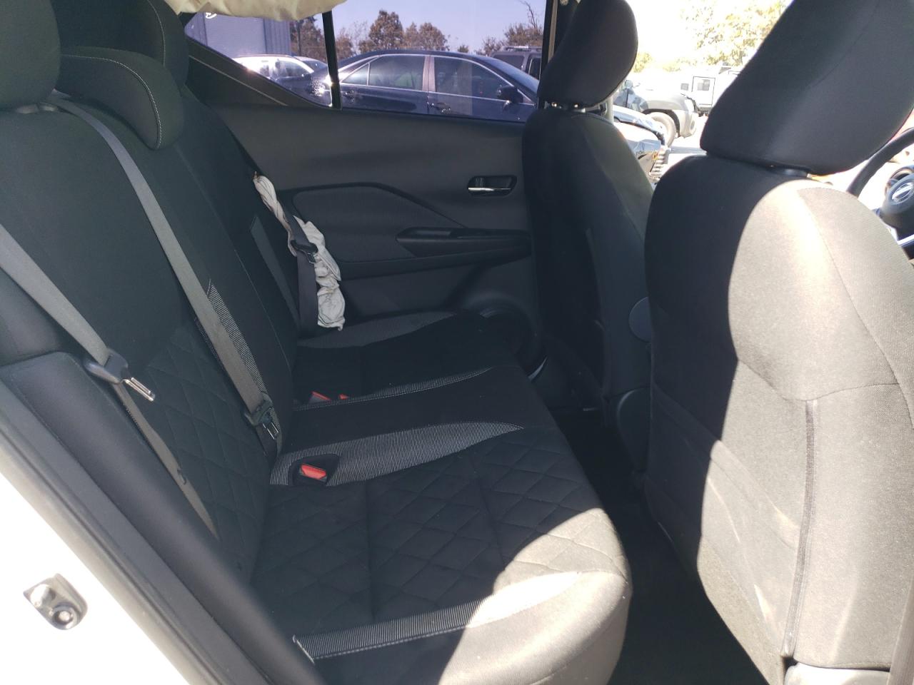 2020 Nissan Kicks - Image 11