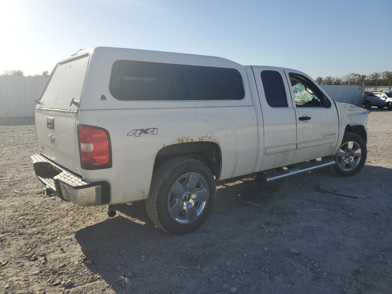 2009 Chevrolet Silverado - Image 3