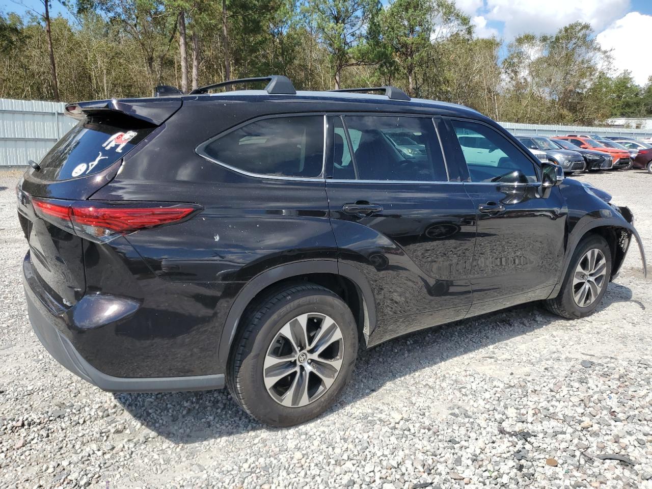 2021 Toyota Highlander - Image 3
