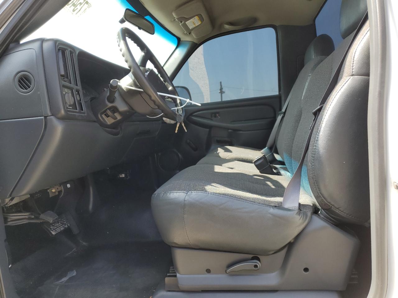 2001 Chevrolet Silverado C1500 VIN: 1GCEC14W91Z153443 Lot: 75467924