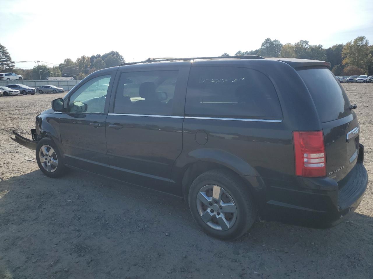 2010 Chrysler Town & Country - Image 2