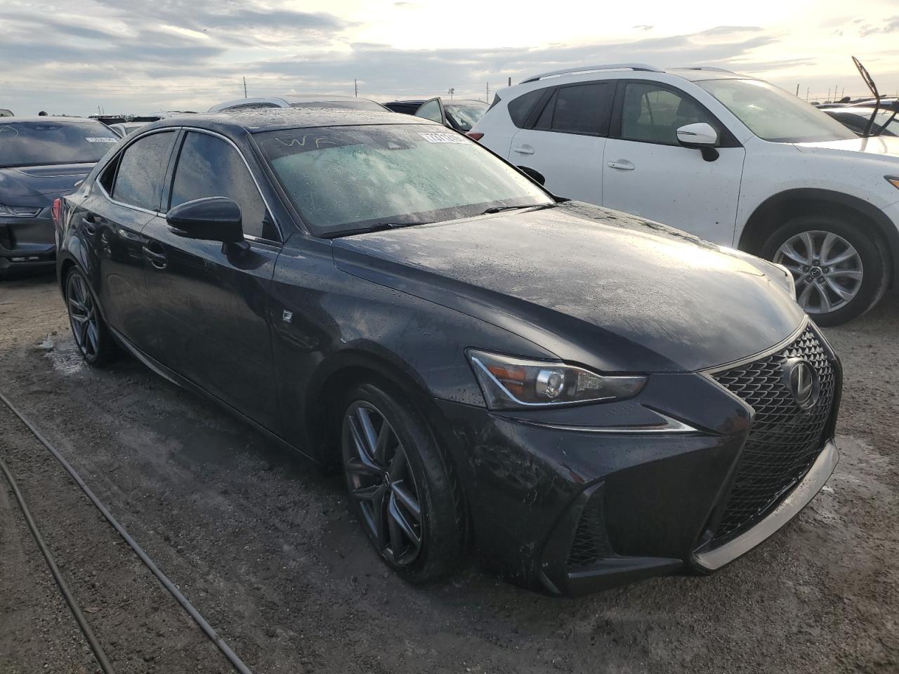 2017 Lexus IS - Image 4