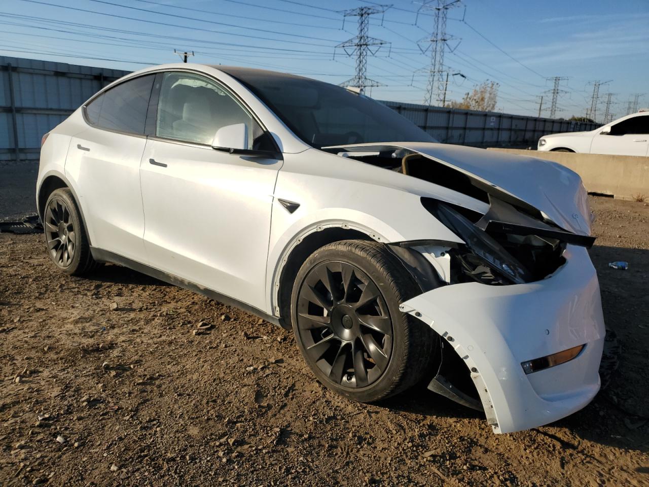 VIN 5YJYGDEE2MF124014 2021 TESLA MODEL Y no.4