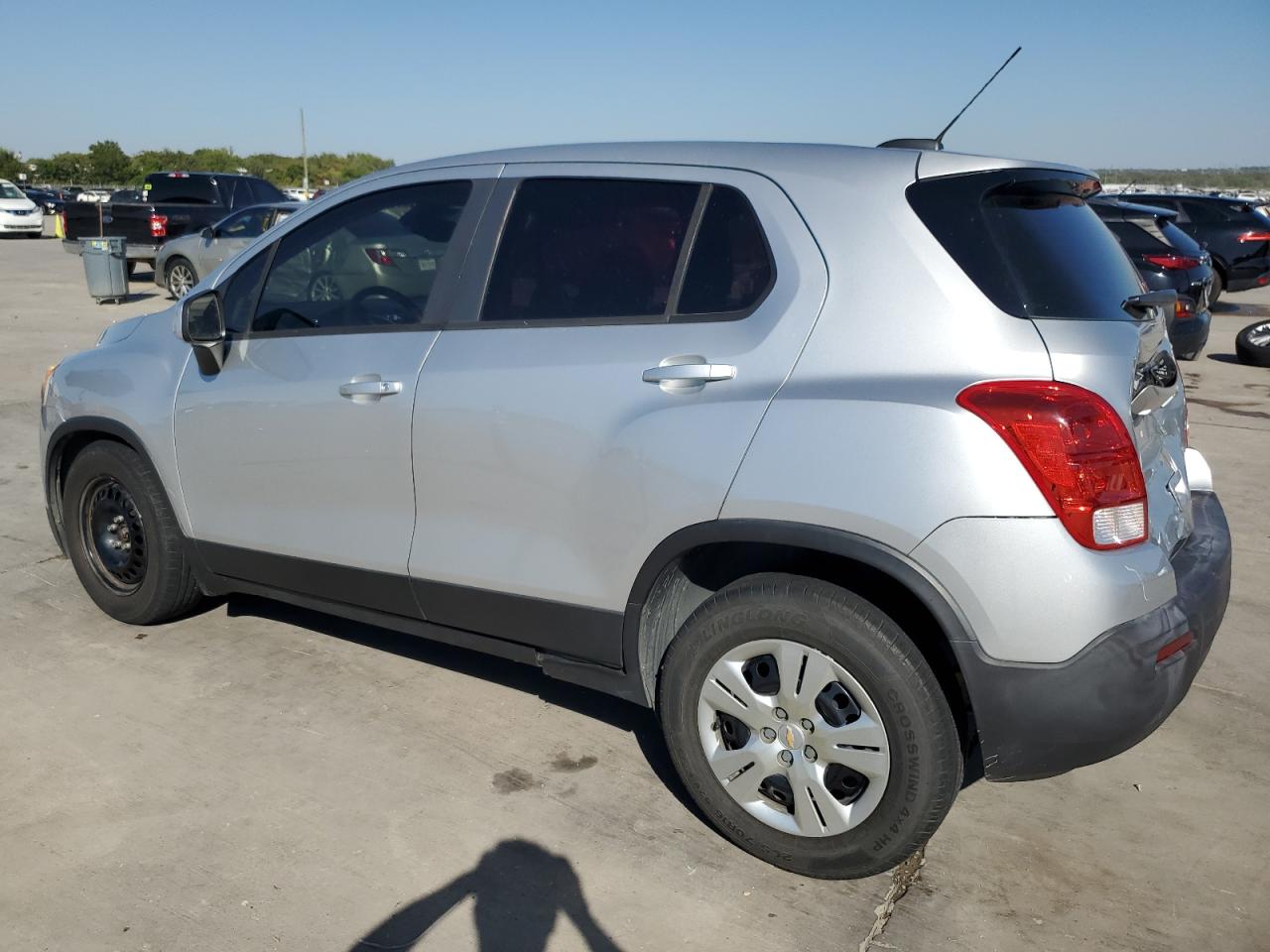 KL7CJKSB5GB600013 2016 CHEVROLET TRAX - Image 2