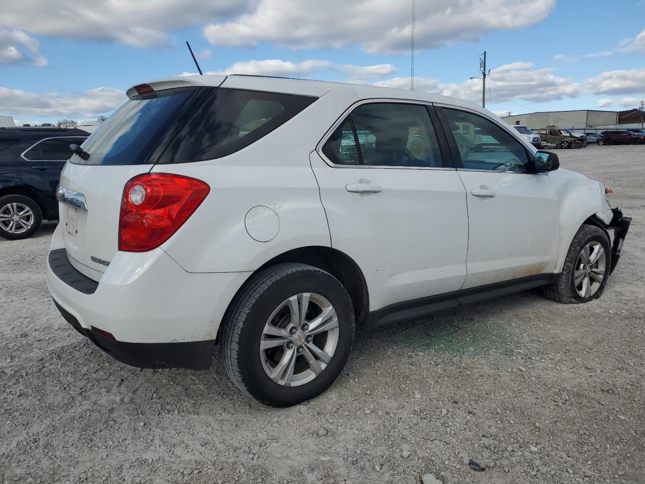2015 Chevrolet Equinox - Image 3
