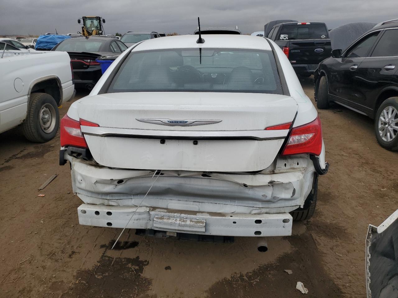 2014 Chrysler 200 - Image 6