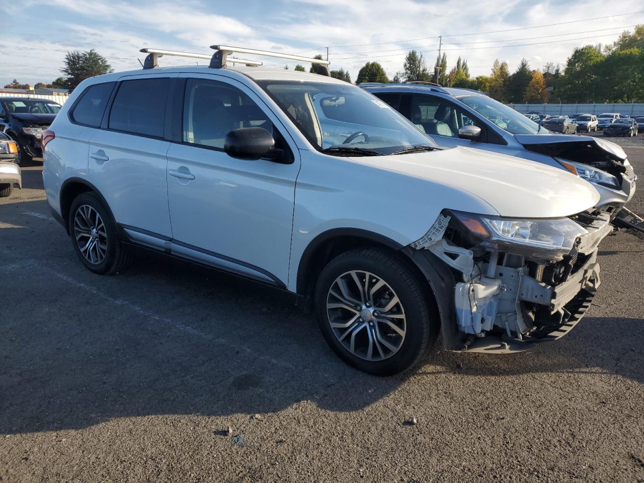 2016 Mitsubishi Outlander - Image 4