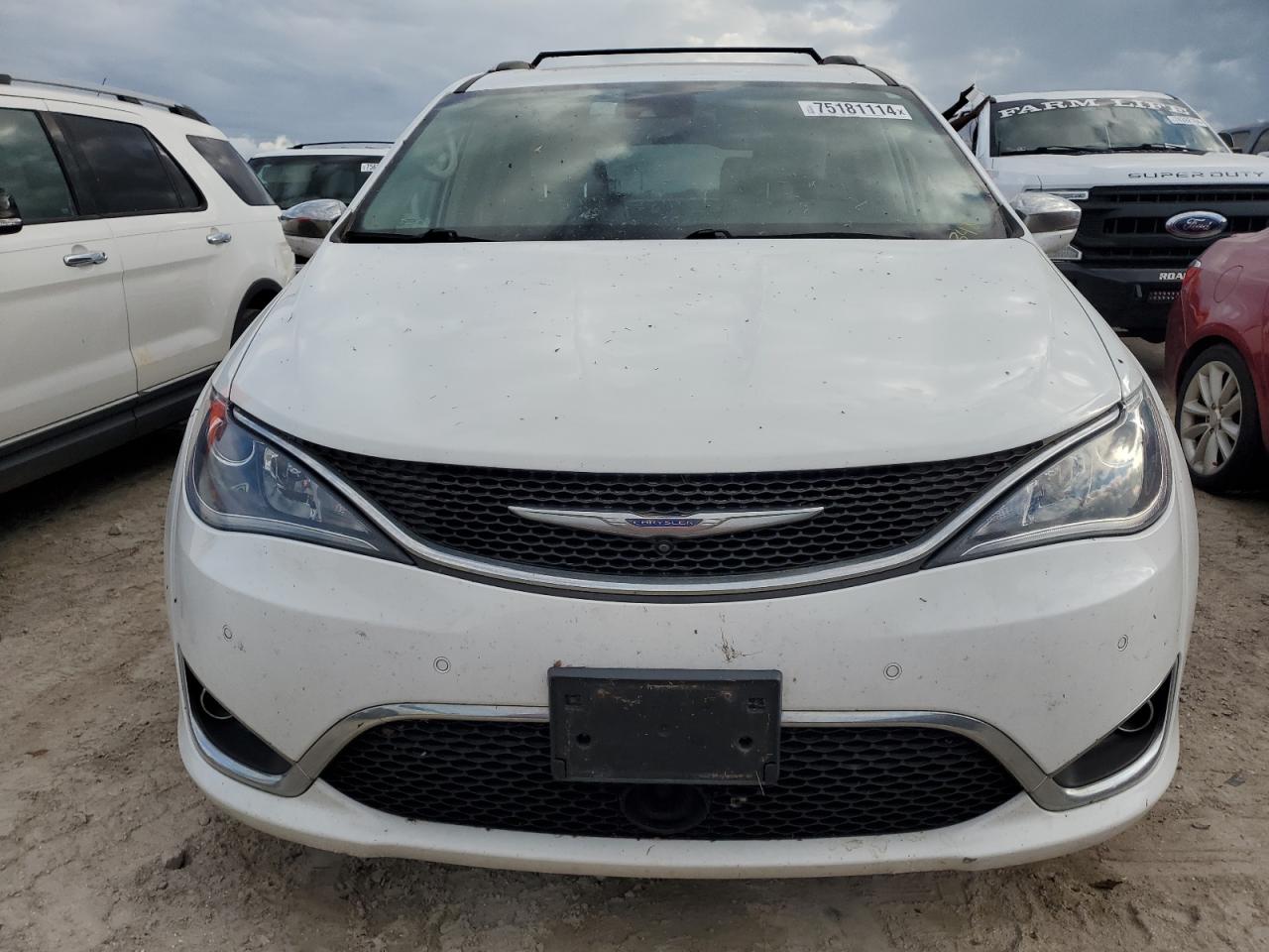 2017 Chrysler Pacifica - Image 5