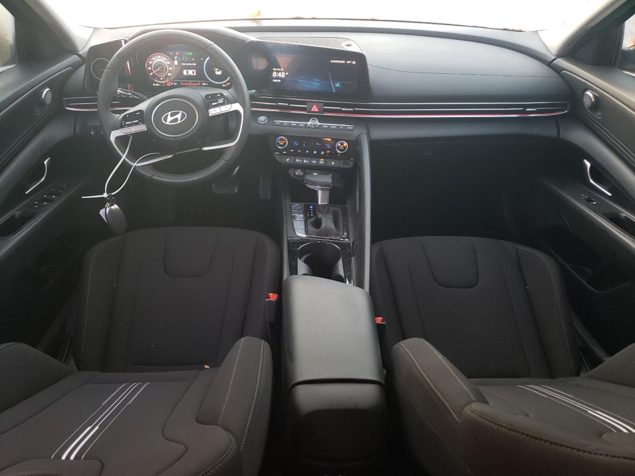 2024 Hyundai Elantra - Image 8