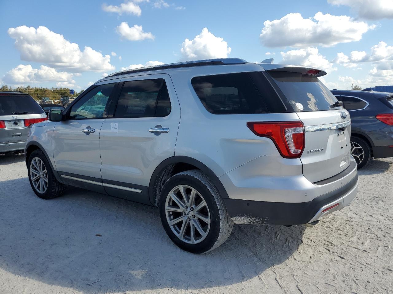 2016 Ford Explorer - Image 2