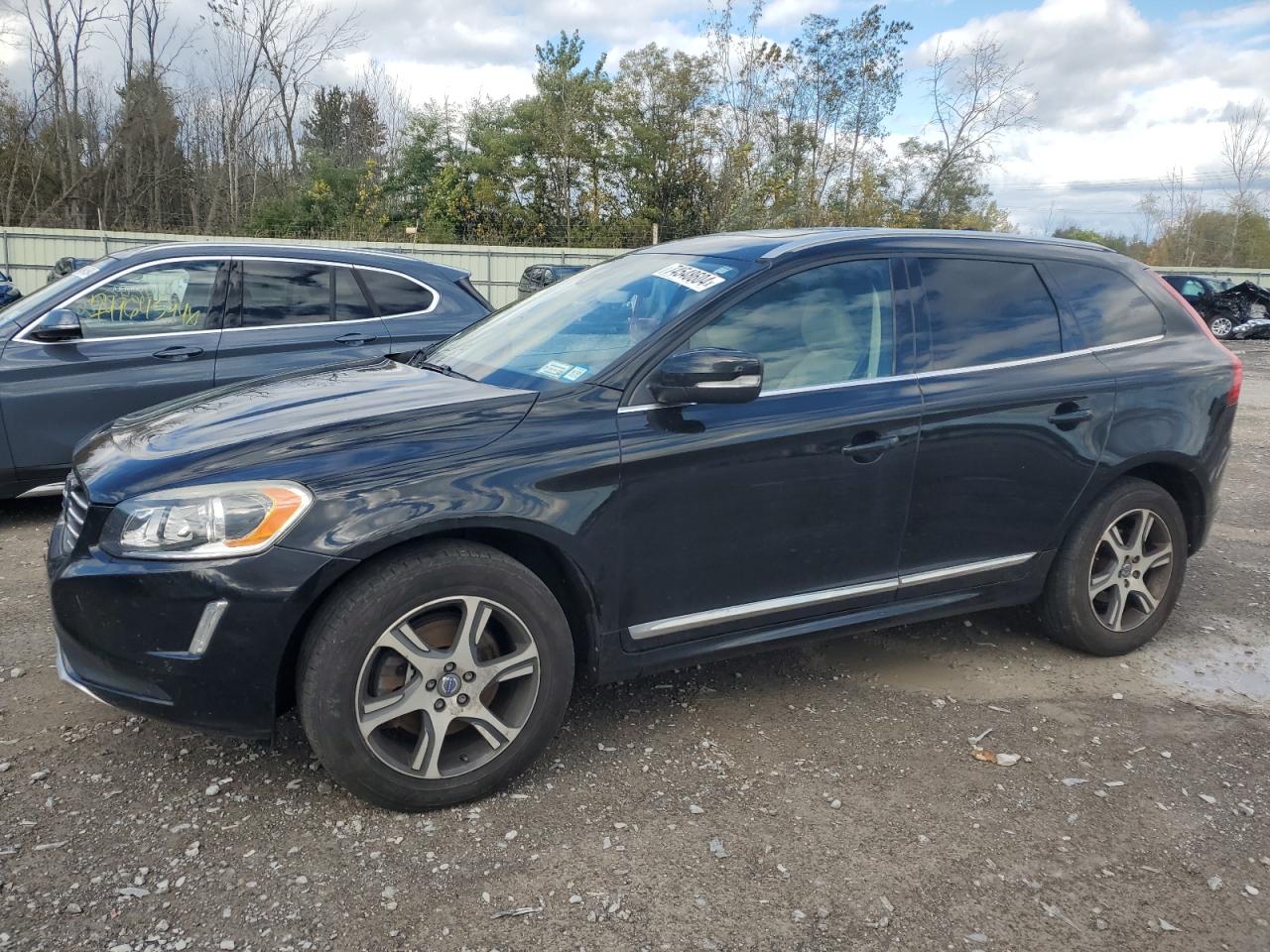 YV4902RK7F2723572 2015 VOLVO XC60 - Image 1