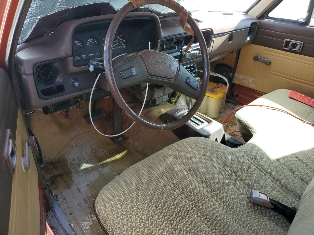 1983 Toyota Pickup 1/2 Ton Rn44 VIN: JT4RN44DXD1132275 Lot: 76911854