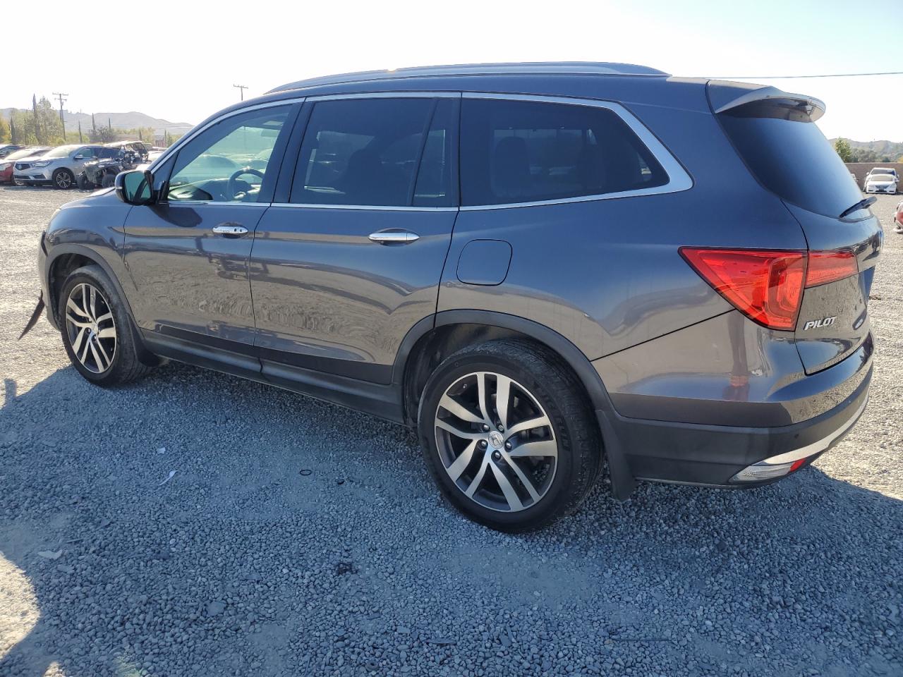2016 Honda Pilot - Image 2