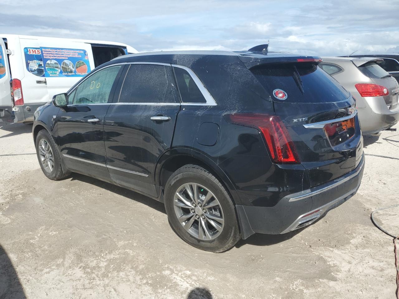 VIN 1GYKNCRS1MZ174526 2021 CADILLAC XT5 no.2