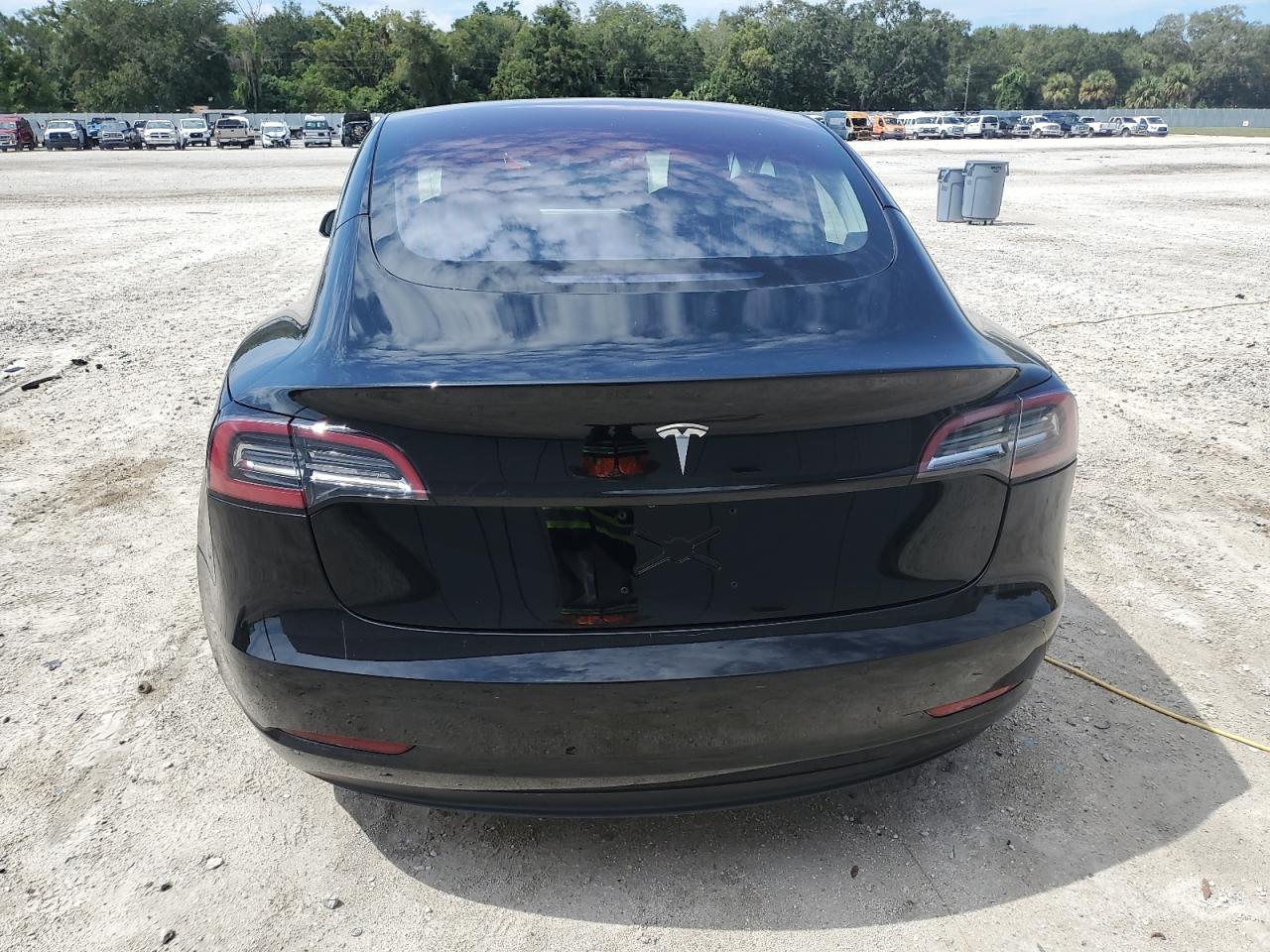 5YJ3E1EA5JF004960 2018 Tesla Model 3