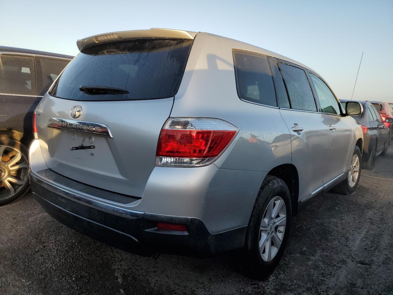 2012 Toyota Highlander - Image 3