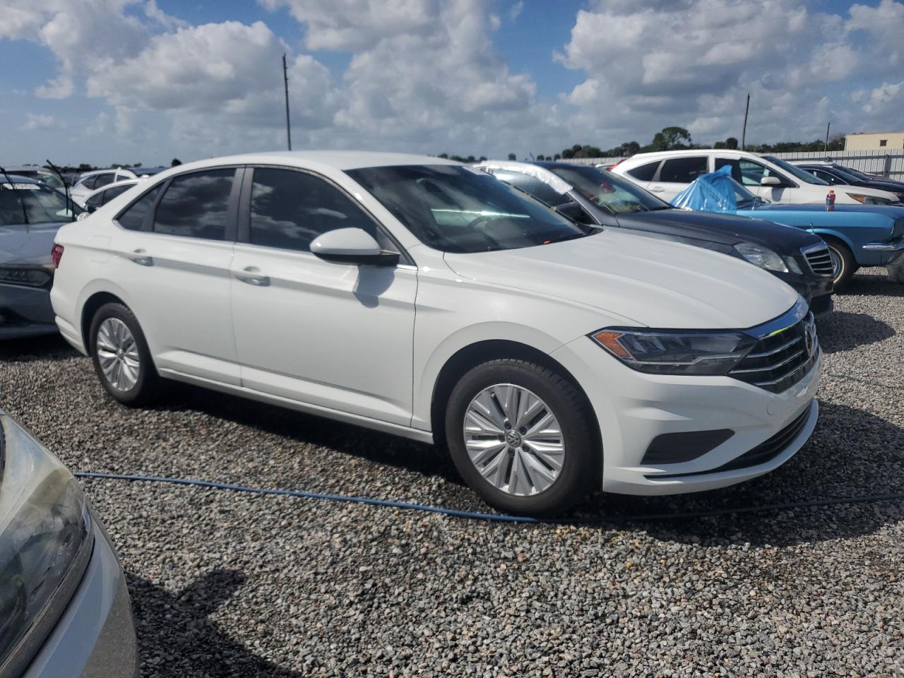 2019 Volkswagen Jetta - Image 4