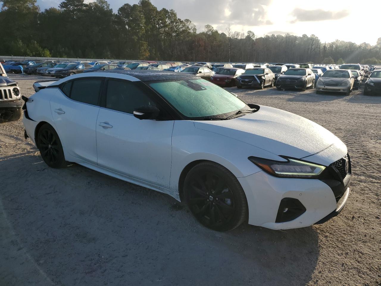 2021 Nissan Maxima - Image 4