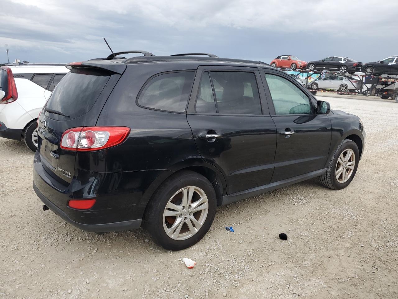 2011 Hyundai Santa Fe - Image 3